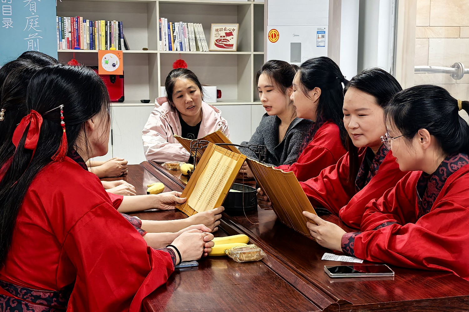 汉城品读_副本.jpg