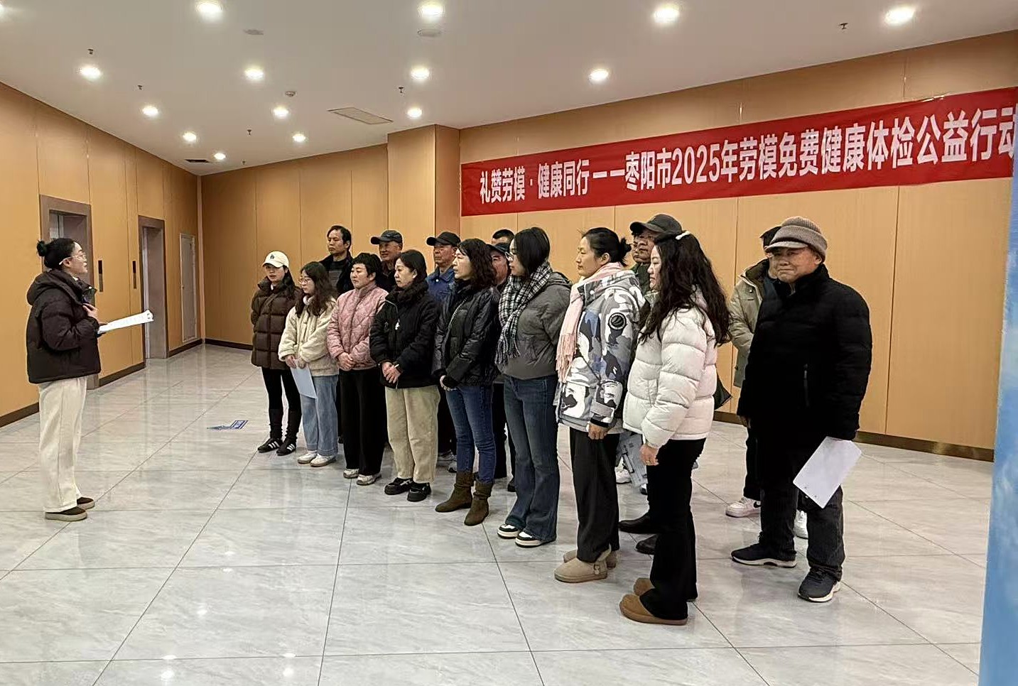 枣阳礼赞劳模_副本.jpg