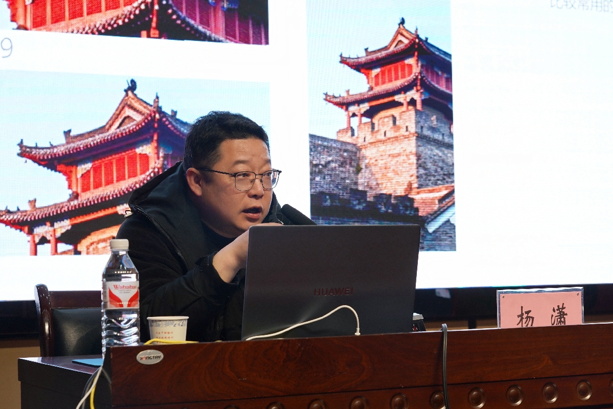 杨潇_副本.jpg