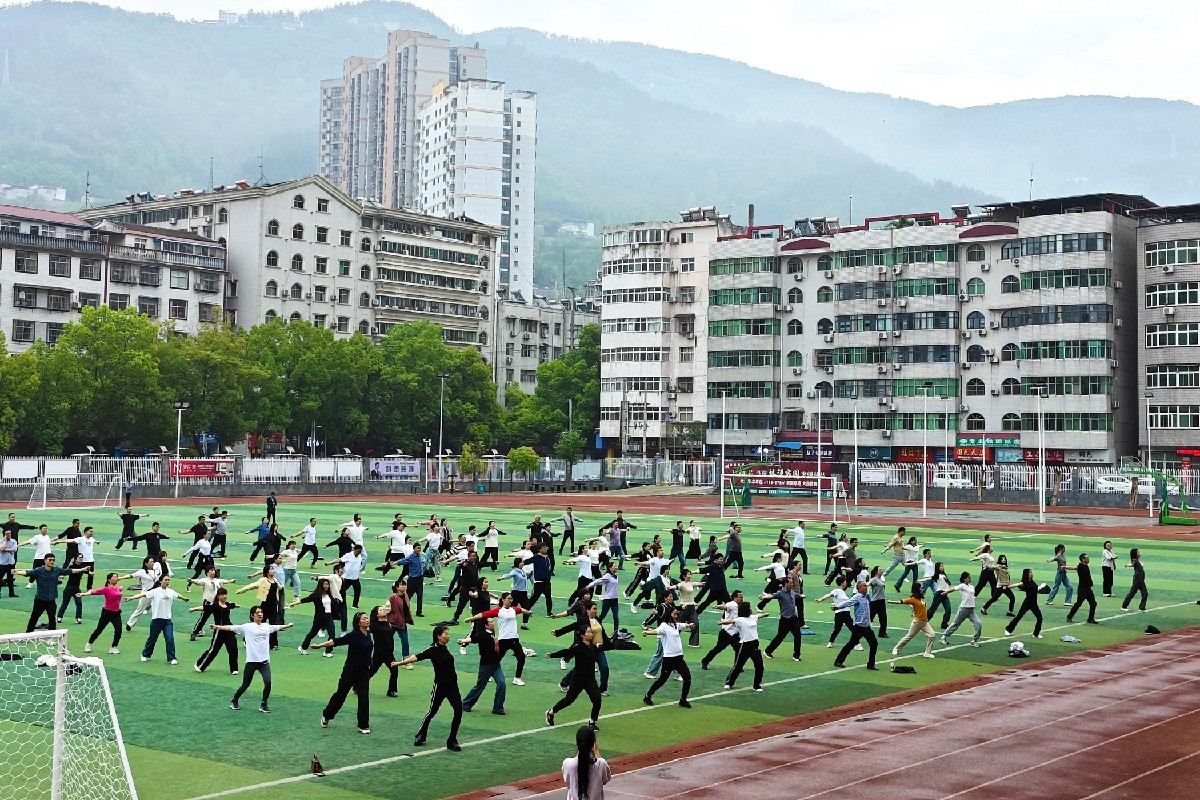 工间操_副本.jpg
