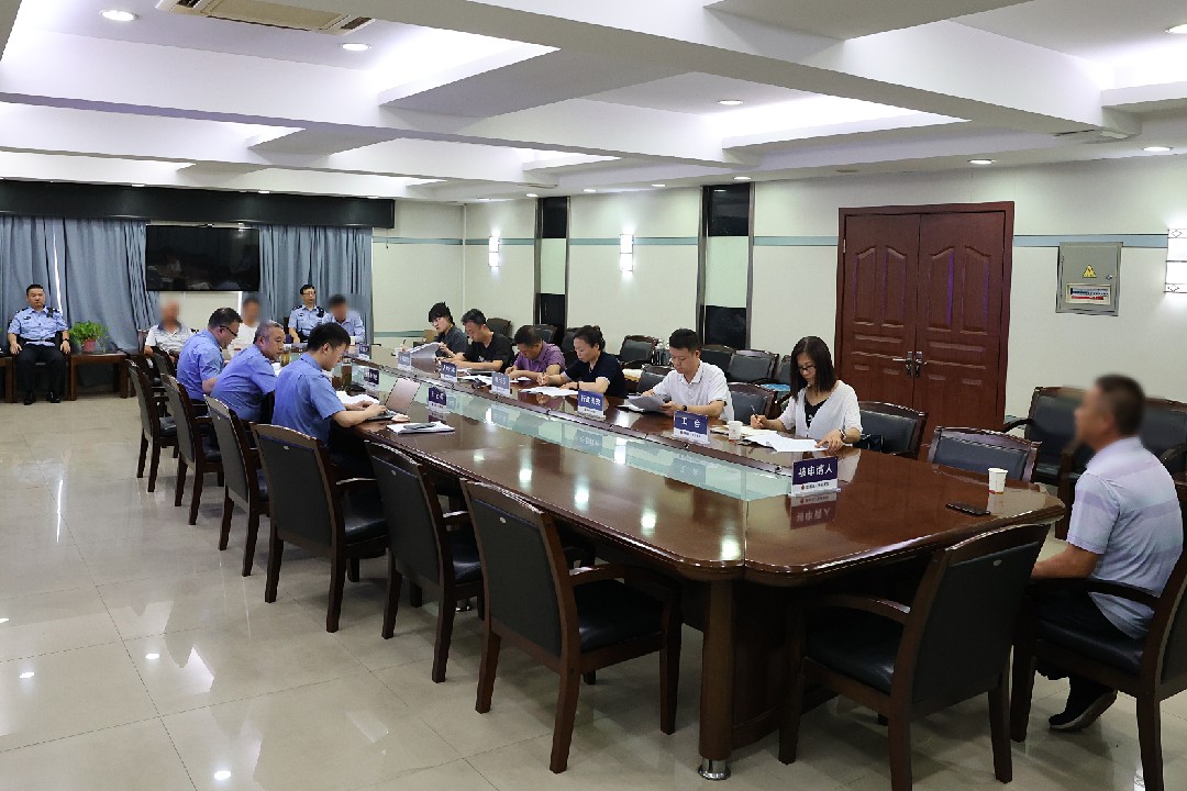 樊城区总工会四方联动为农民工讨薪更添底气_副本.jpg